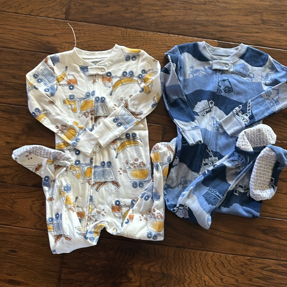 2 Carter's cotton pajamas 2t. New